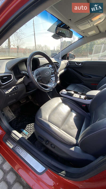 Хетчбек Hyundai Ioniq 2018 в Кам'янець-Подільському