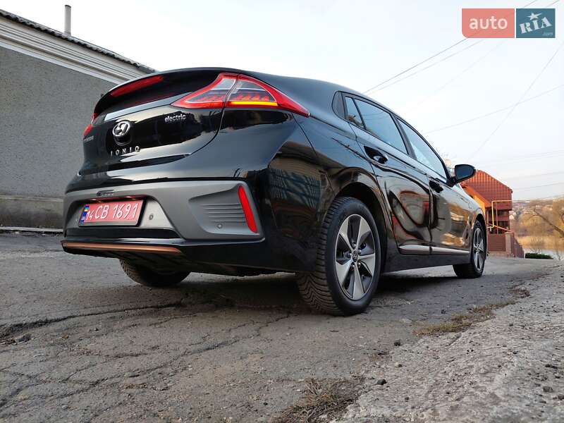 Лифтбек Hyundai Ioniq 2019 в 