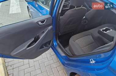 Хэтчбек Hyundai Ioniq 2017 в 