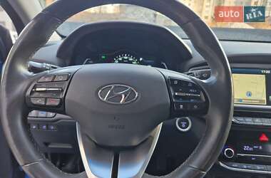 Хэтчбек Hyundai Ioniq 2017 в 