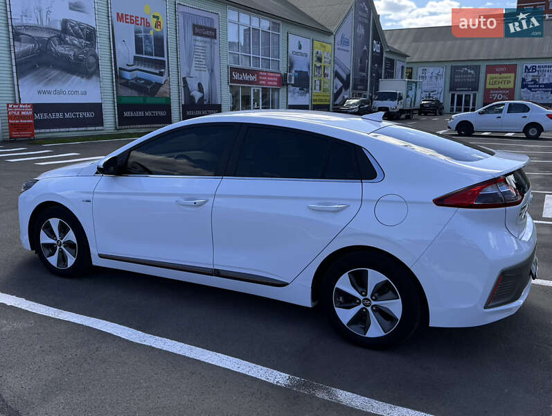 Хэтчбек Hyundai Ioniq 2017 в Киеве
