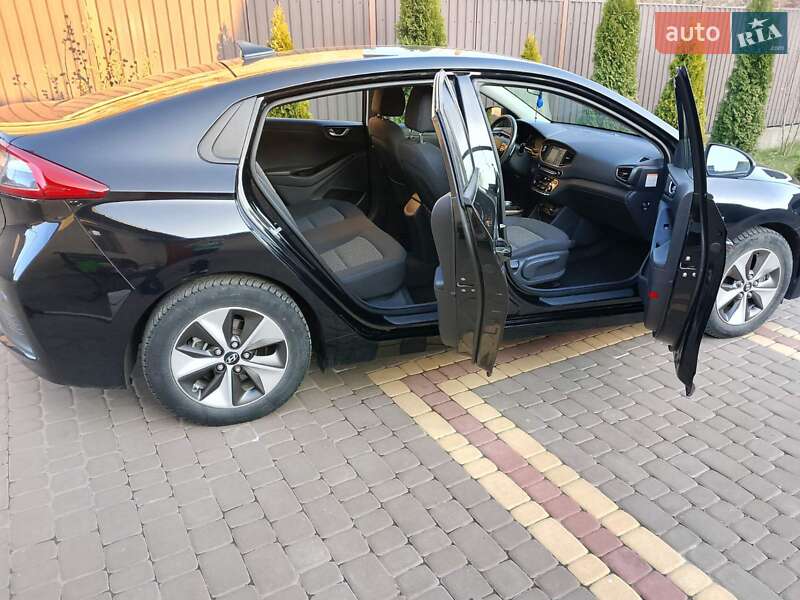 Лифтбек Hyundai Ioniq 2018 в Львове фото 4 Лифтбек Hyundai Ioniq 2018 в Львове