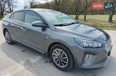Хэтчбек Hyundai Ioniq 2019 в 