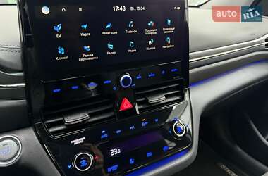 Хэтчбек Hyundai Ioniq 2019 в 
