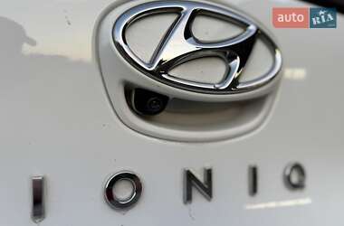 Хэтчбек Hyundai Ioniq 2018 в 