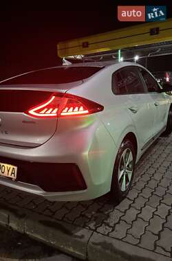 Хэтчбек Hyundai Ioniq 2019 в 