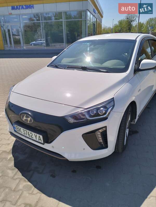 Лифтбек Hyundai Ioniq 2019 в 