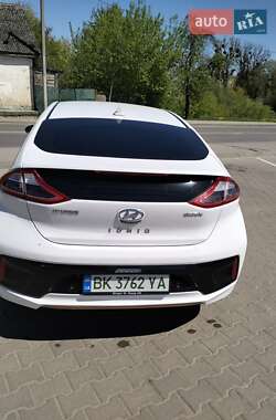 Лифтбек Hyundai Ioniq 2019 в 