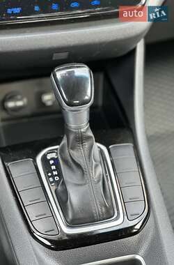 Лифтбек Hyundai Ioniq 2020 в 