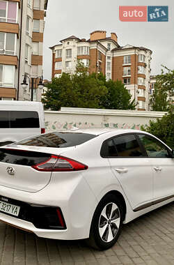 Хетчбек Hyundai Ioniq 2018 в 