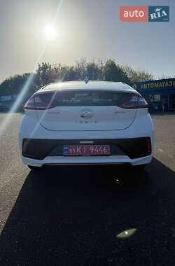 Хетчбек Hyundai Ioniq 2018 в 