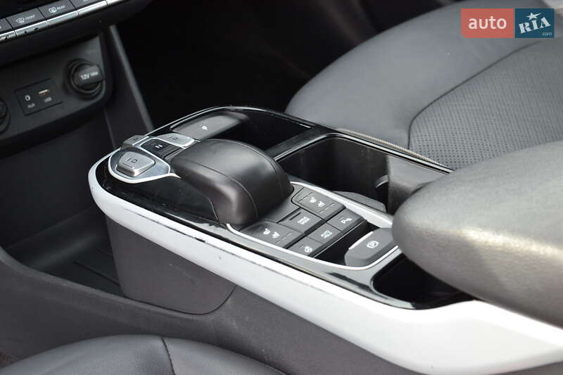 Хетчбек Hyundai Ioniq 2016 в Луцьку