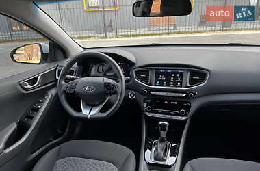 Ліфтбек Hyundai Ioniq 2019 в 
