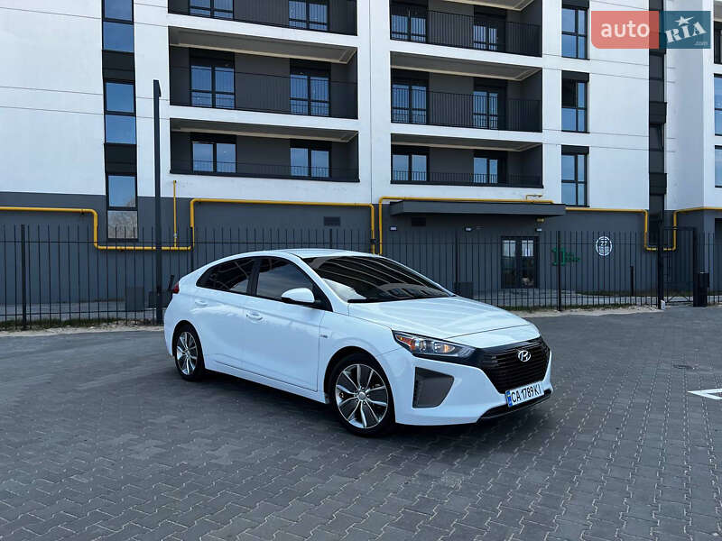Ліфтбек Hyundai Ioniq 2019 в 
