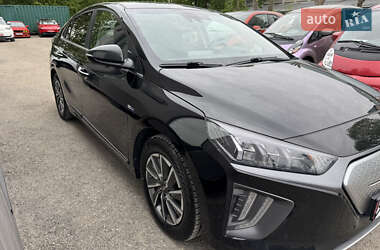 Хетчбек Hyundai Ioniq 2019 в 