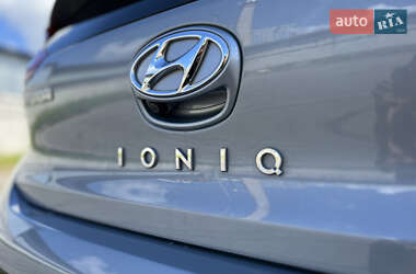 Хэтчбек Hyundai Ioniq 2018 в 