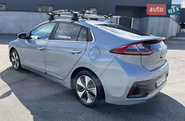 Хэтчбек Hyundai Ioniq 2018 в 