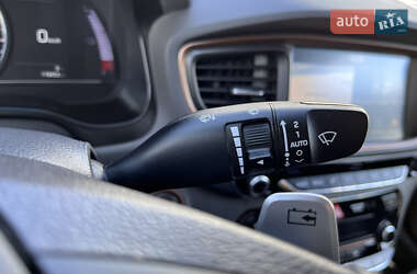 Хэтчбек Hyundai Ioniq 2018 в 