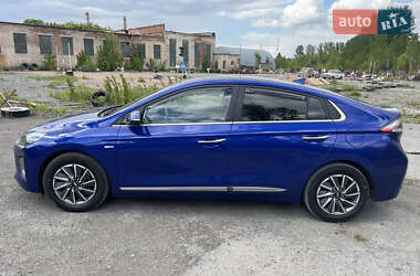 Лифтбек Hyundai Ioniq 2020 в 