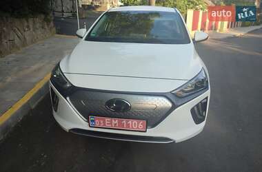 Лифтбек Hyundai Ioniq 2021 в Черновцах