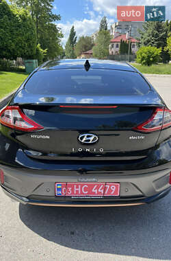 Хетчбек Hyundai Ioniq 2018 в 