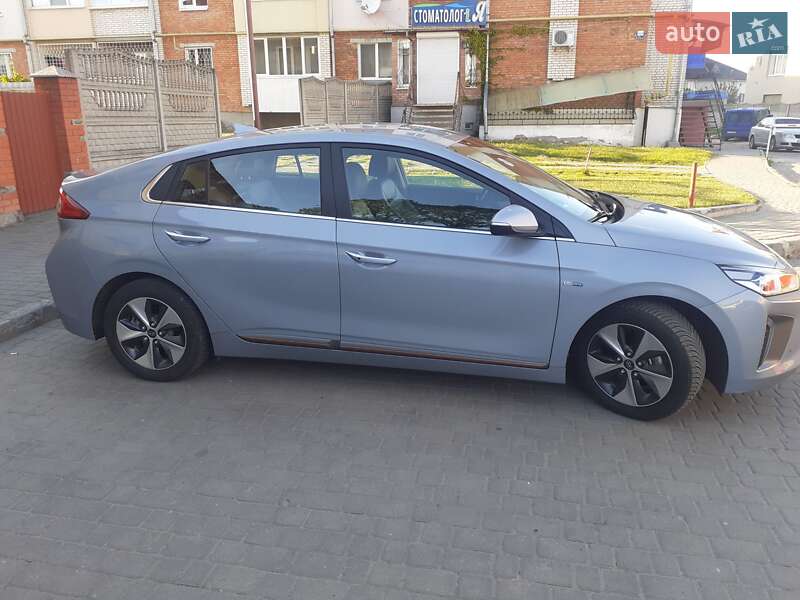Хэтчбек Hyundai Ioniq 2018 в Владимире фото 10 Хэтчбек Hyundai Ioniq 2018 в Владимире