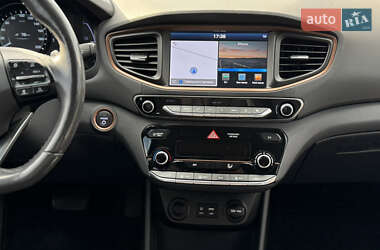 Хэтчбек Hyundai Ioniq 2018 в 
