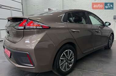 Хэтчбек Hyundai Ioniq 2019 в 