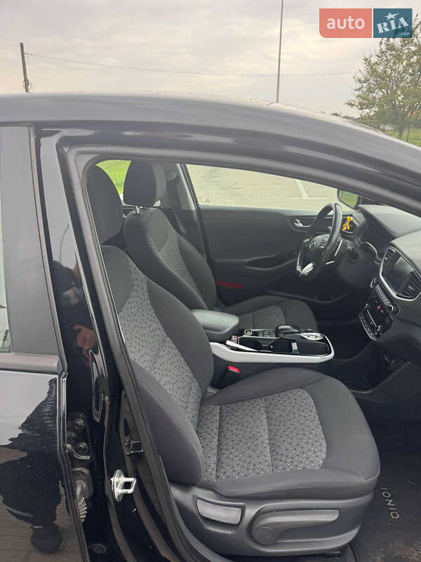 Хэтчбек Hyundai Ioniq 2017 в Черкассах фото 9 Хэтчбек Hyundai Ioniq 2017 в Черкассах