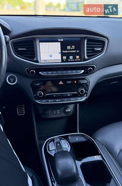 Хэтчбек Hyundai Ioniq 2018 в 