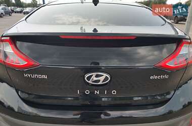 Хэтчбек Hyundai Ioniq 2017 в 