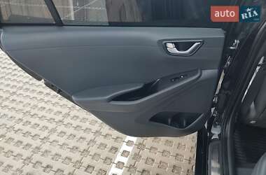 Хэтчбек Hyundai Ioniq 2017 в 
