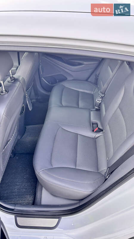 Хэтчбек Hyundai Ioniq 2018 в Кременчуге