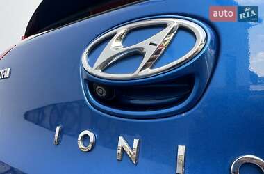 Хэтчбек Hyundai Ioniq 2017 в 