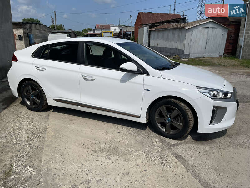 Хэтчбек Hyundai Ioniq 2017 в Луцке