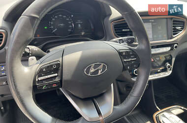 Хетчбек Hyundai Ioniq 2017 в 