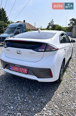 Лифтбек Hyundai Ioniq 2020 в 