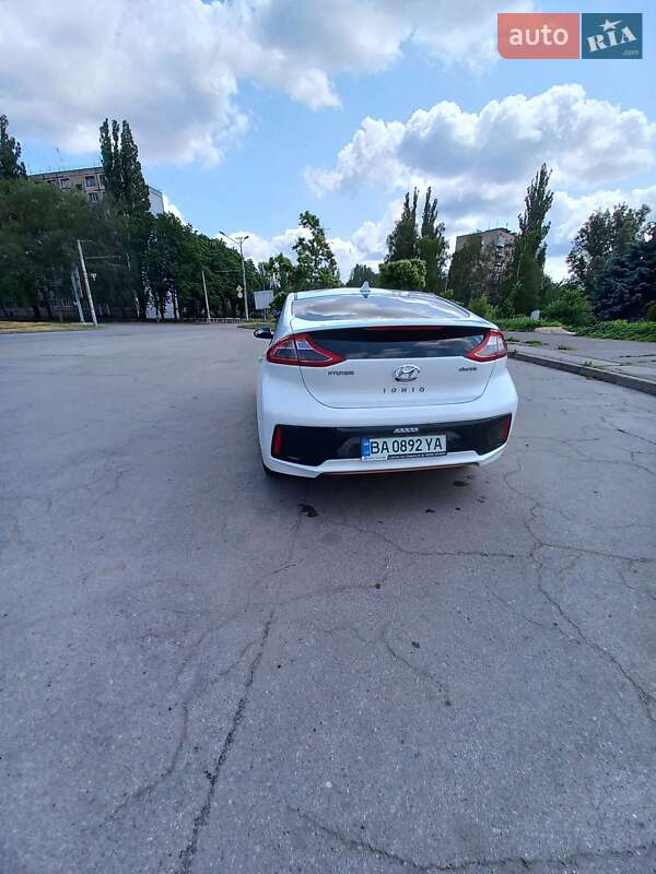 Хэтчбек Hyundai Ioniq 2018 в Кривом Роге