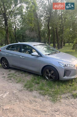 Хэтчбек Hyundai Ioniq 2017 в Кривом Роге