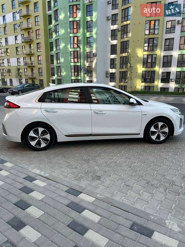 Ліфтбек Hyundai Ioniq 2019 в Стрию