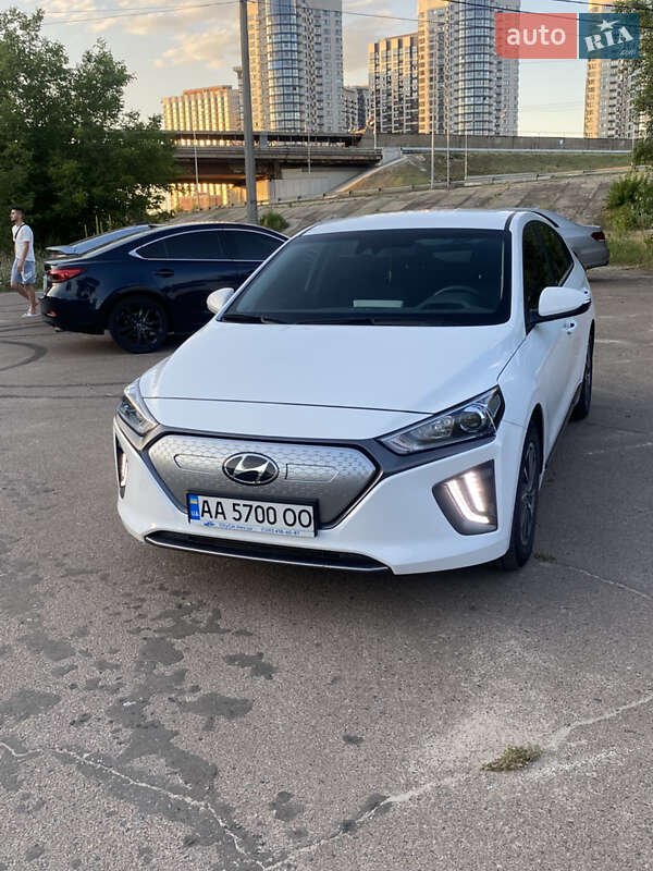 Лифтбек Hyundai Ioniq 2021 в Киеве