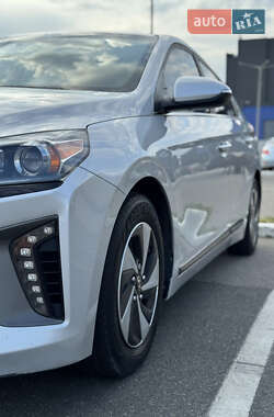 Хэтчбек Hyundai Ioniq 2017 в 