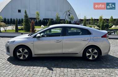 Хэтчбек Hyundai Ioniq 2018 в 
