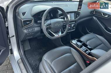 Хэтчбек Hyundai Ioniq 2018 в 
