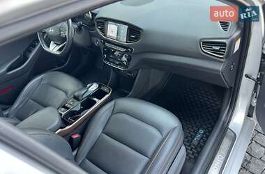 Хэтчбек Hyundai Ioniq 2018 в 