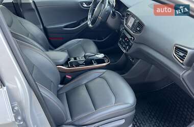 Хэтчбек Hyundai Ioniq 2018 в 