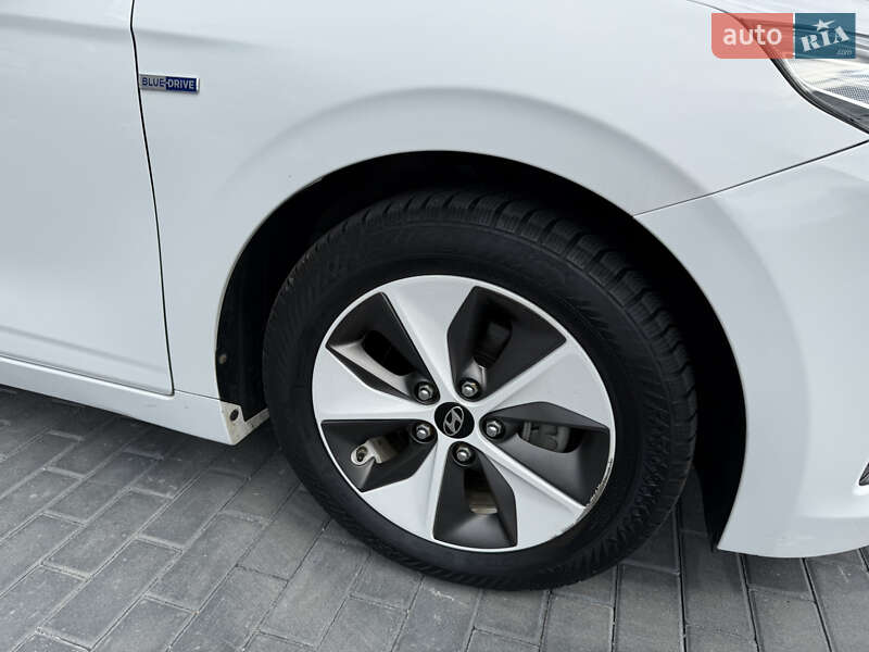 Хетчбек Hyundai Ioniq 2017 в Вінниці