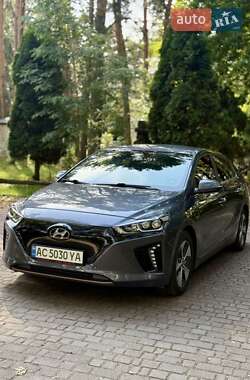 Хэтчбек Hyundai Ioniq 2019 в 