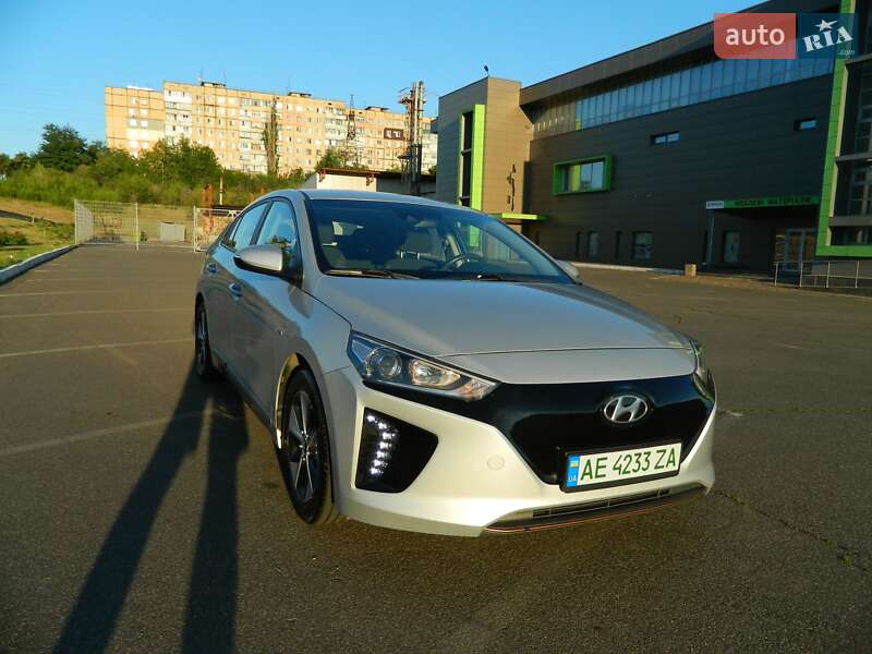 Хетчбек Hyundai Ioniq 2018 в Кривому Розі фото 3 Хетчбек Hyundai Ioniq 2018 в Кривому Розі