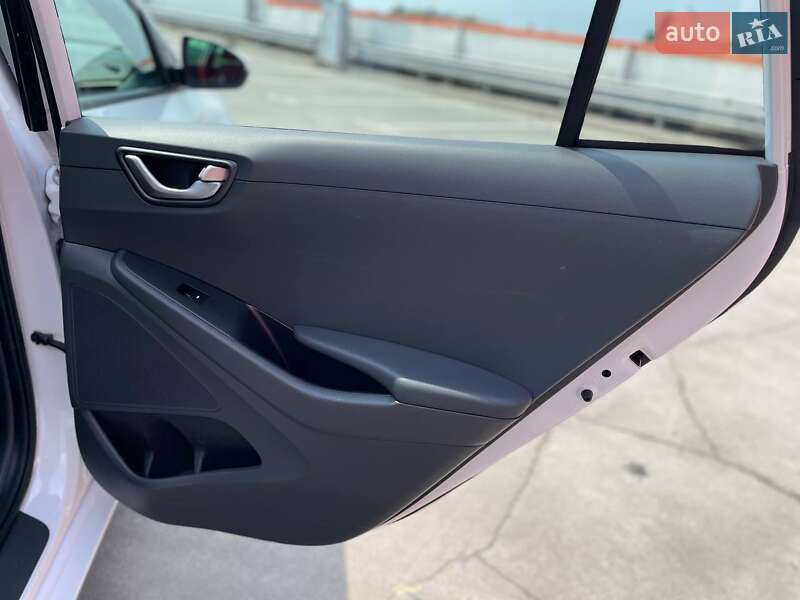 Хетчбек Hyundai Ioniq 2018 в Києві